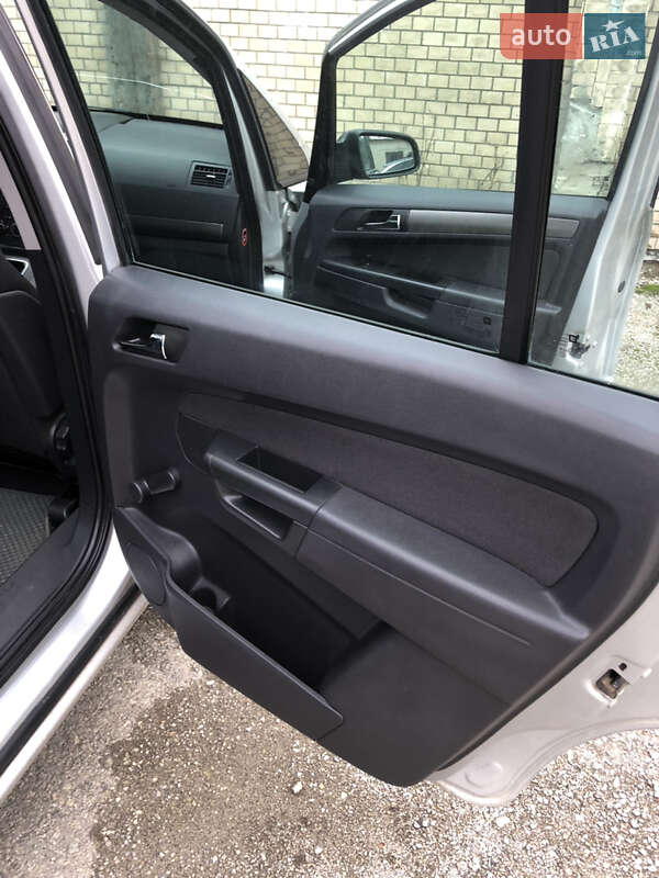 Мінівен Opel Zafira 2007 в Кам'янець-Подільському фото 33 Мінівен Opel Zafira 2007 в Кам'янець-Подільському