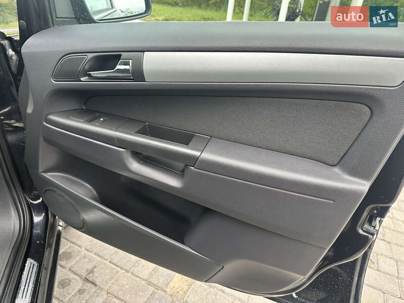 Минивэн Opel Zafira 2010 в Одессе