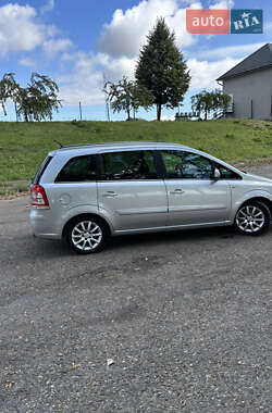 Минивэн Opel Zafira 2011 в 
