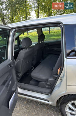 Минивэн Opel Zafira 2011 в 
