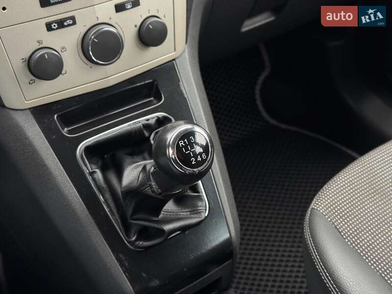 Минивэн Opel Zafira 2008 в Киеве фото 20 Минивэн Opel Zafira 2008 в Киеве