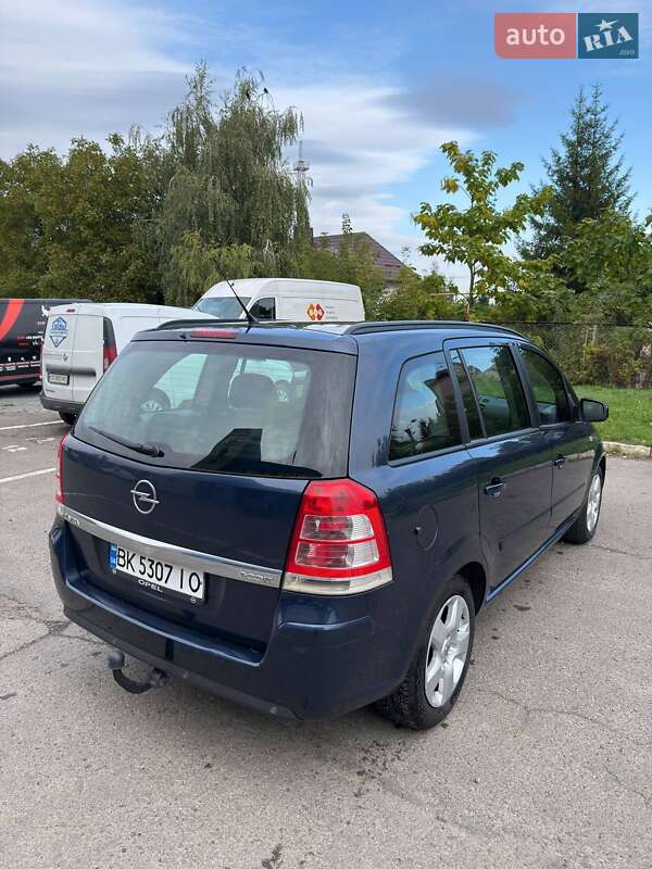 Минивэн Opel Zafira 2012 в Ровно