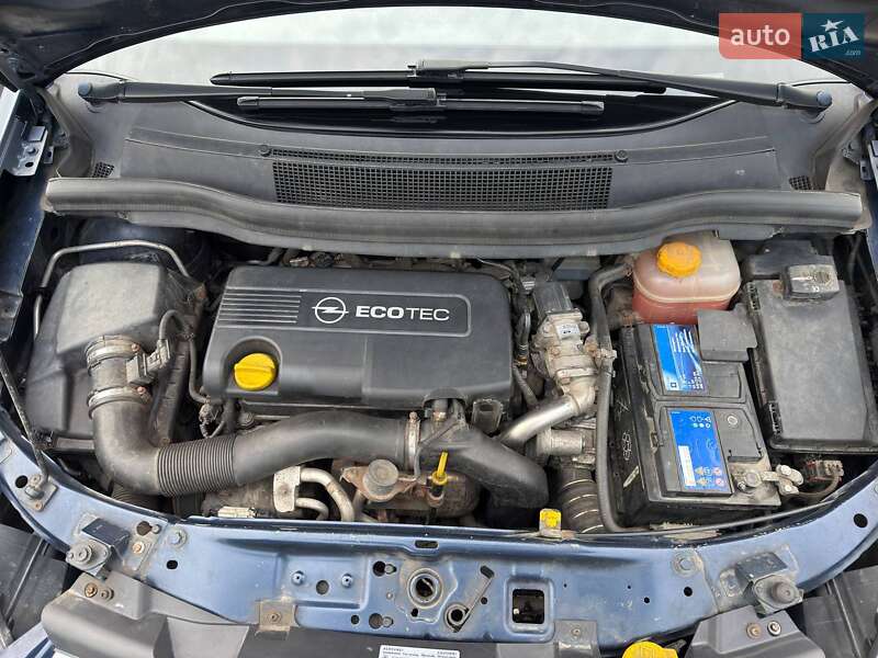 Минивэн Opel Zafira 2012 в Ровно