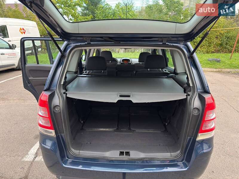 Минивэн Opel Zafira 2012 в Ровно
