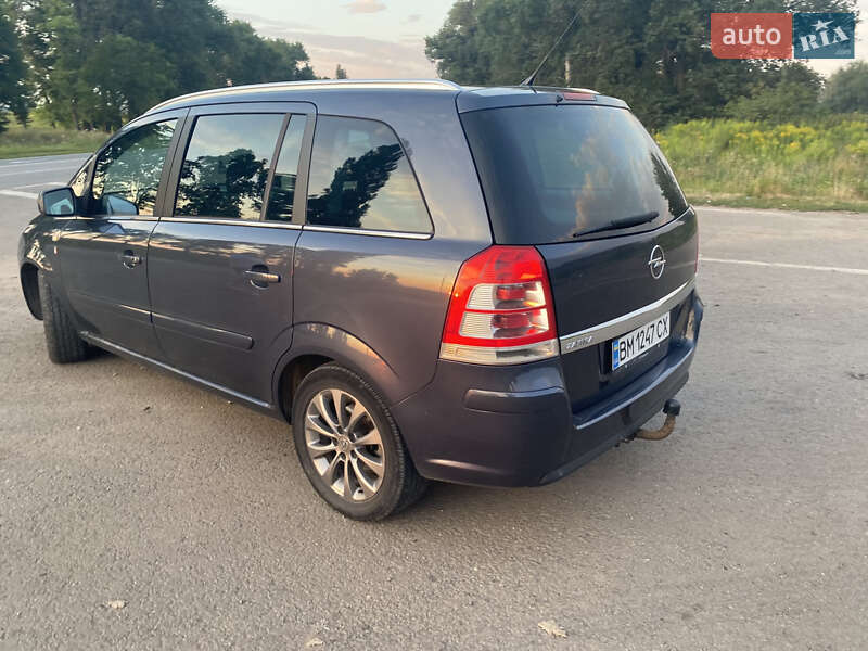Мінівен Opel Zafira 2010 в Ромнах