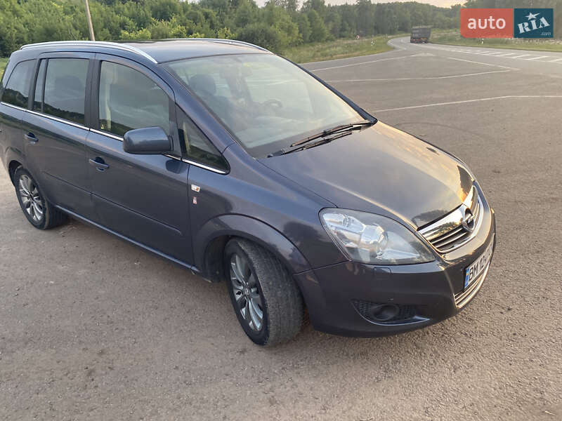 Мінівен Opel Zafira 2010 в Ромнах