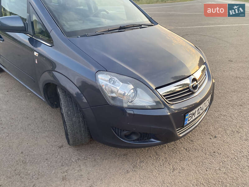 Мінівен Opel Zafira 2010 в Ромнах