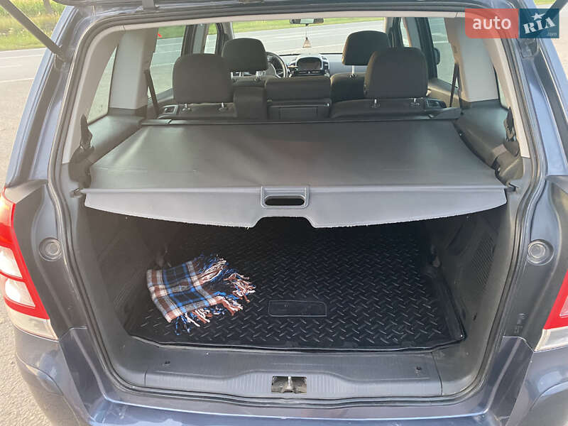 Мінівен Opel Zafira 2010 в Ромнах