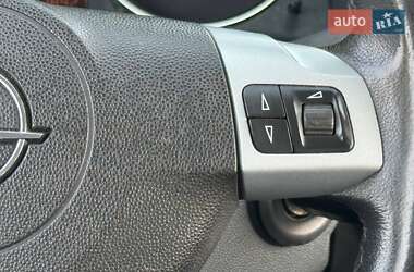Минивэн Opel Zafira 2009 в 