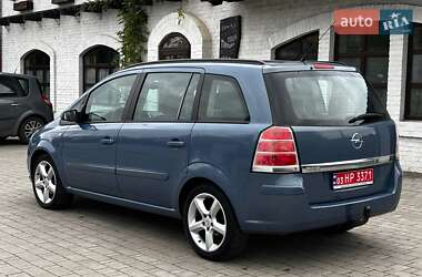 Минивэн Opel Zafira 2008 в 