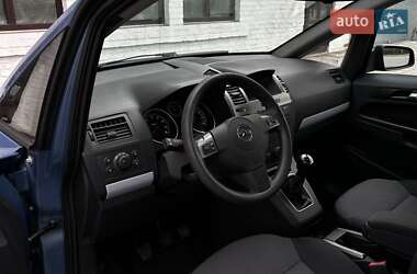 Минивэн Opel Zafira 2008 в 