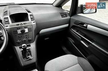 Минивэн Opel Zafira 2008 в 