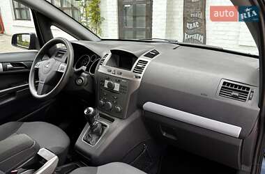 Минивэн Opel Zafira 2008 в 