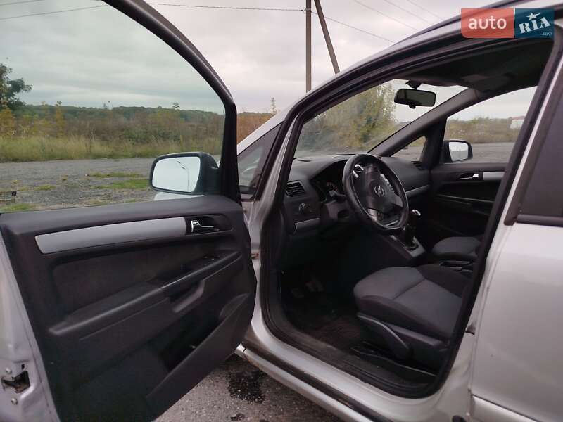 Минивэн Opel Zafira 2012 в Виннице