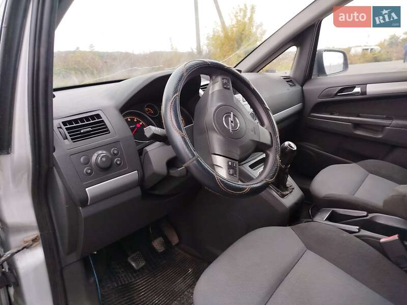 Минивэн Opel Zafira 2012 в Виннице