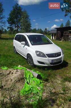Минивэн Opel Zafira 2010 в Познани