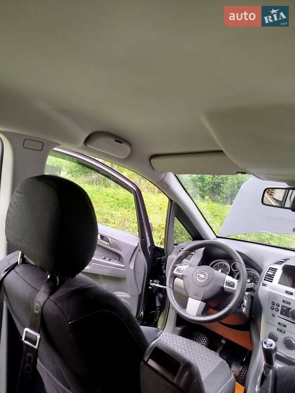 Минивэн Opel Zafira 2009 в Львове