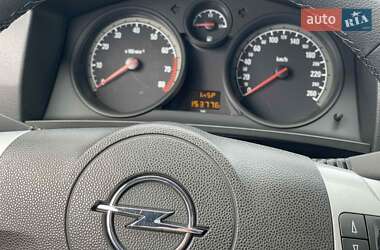 Минивэн Opel Zafira 2010 в 