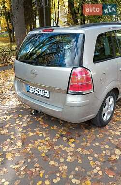 Минивэн Opel Zafira 2005 в  фото 6 Минивэн Opel Zafira 2005 в