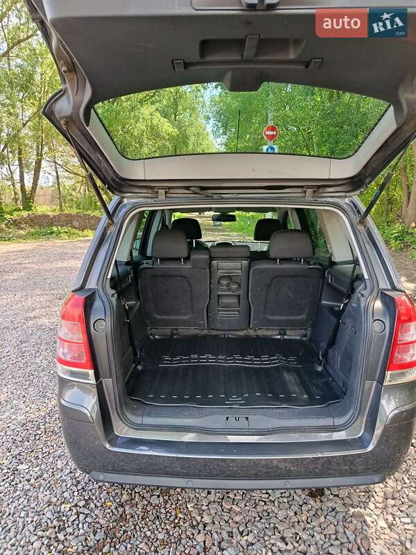 Минивэн Opel Zafira 2011 в Пирятине