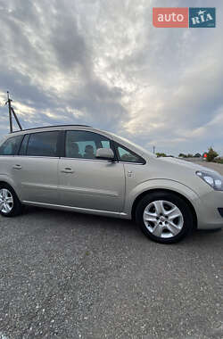 Минивэн Opel Zafira 2010 в 
