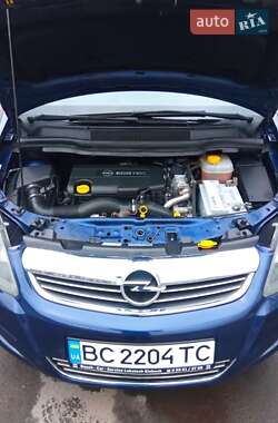 Минивэн Opel Zafira 2010 в 
