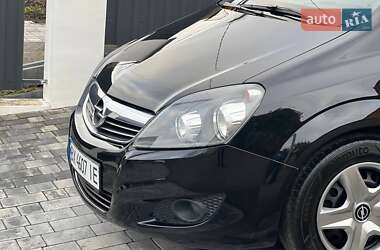 Минивэн Opel Zafira 2011 в 