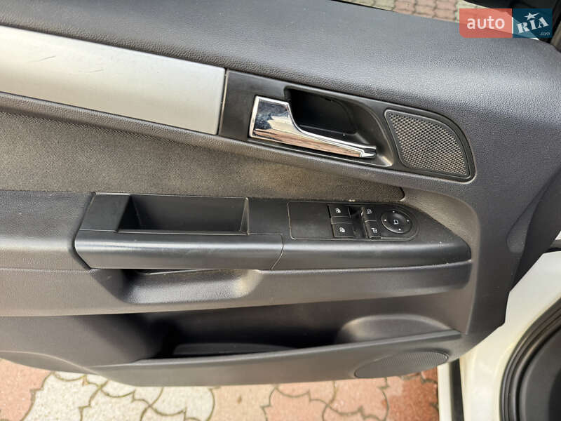 Минивэн Opel Zafira 2014 в Тересве фото 13 Минивэн Opel Zafira 2014 в Тересве