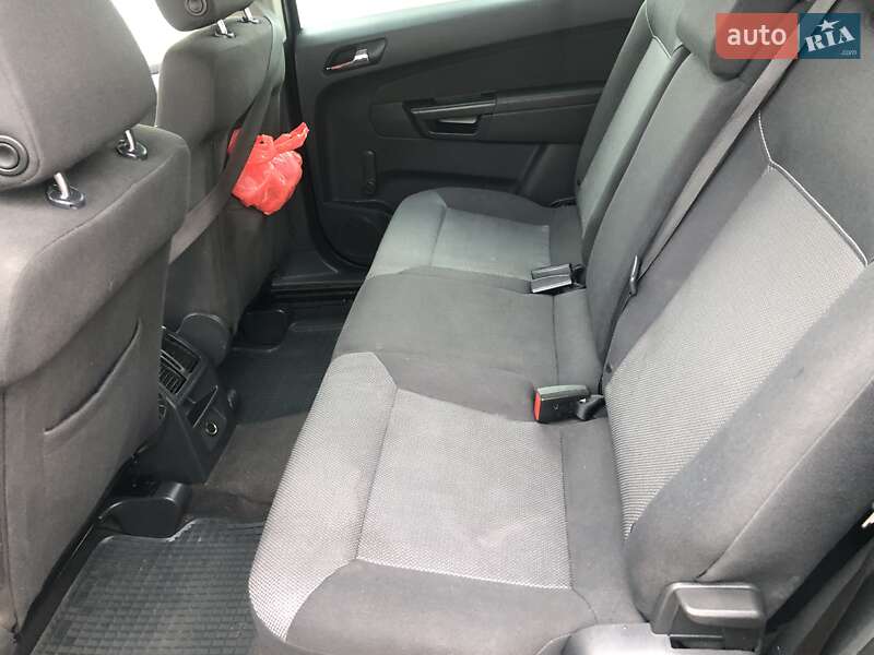 Минивэн Opel Zafira 2010 в Черновцах