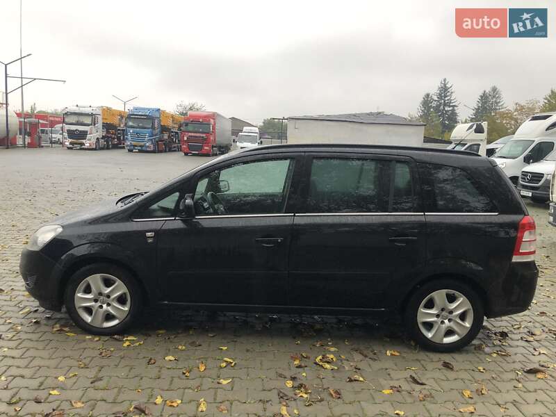 Минивэн Opel Zafira 2010 в Черновцах
