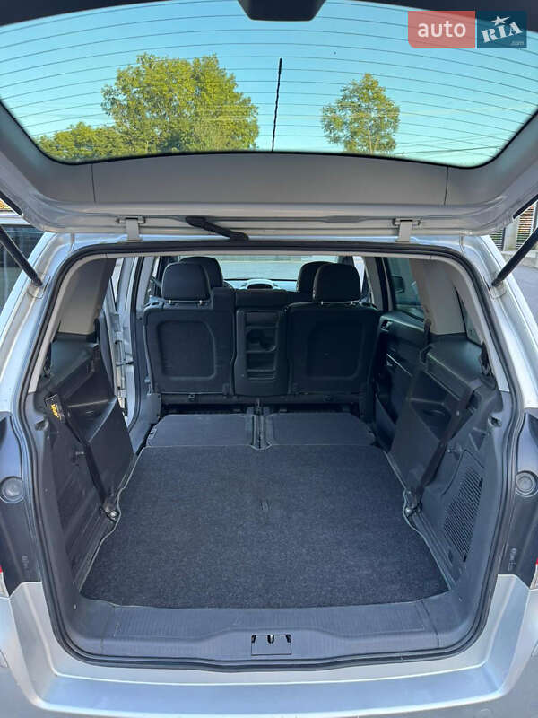 Минивэн Opel Zafira 2012 в Черновцах
