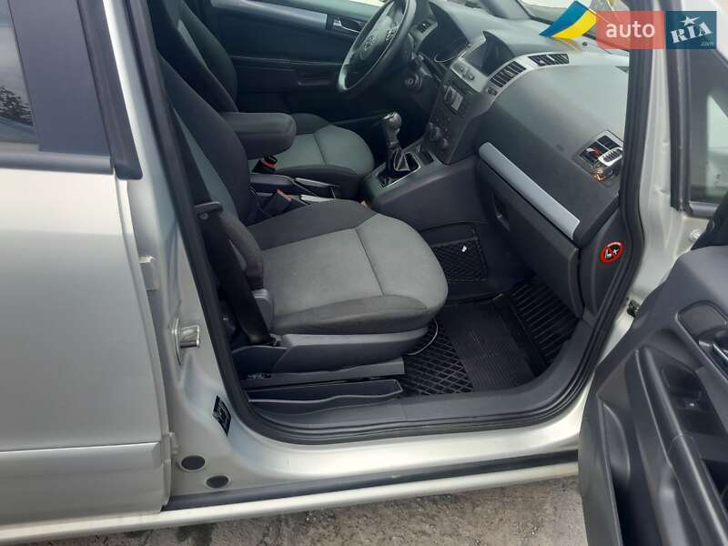 Минивэн Opel Zafira 2005 в Бориславе фото 6 Минивэн Opel Zafira 2005 в Бориславе