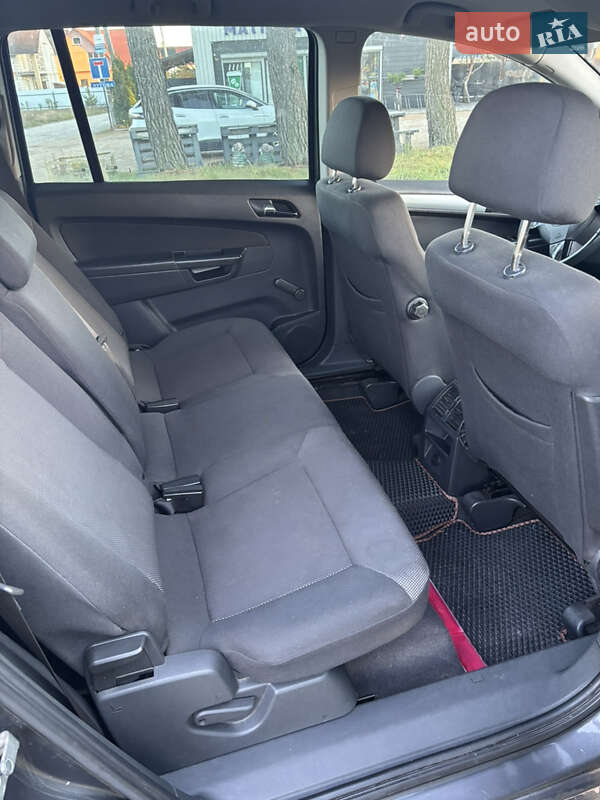 Минивэн Opel Zafira 2011 в Житомире