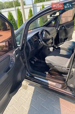 Минивэн Opel Zafira 2004 в 