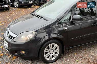 Минивэн Opel Zafira 2013 в 