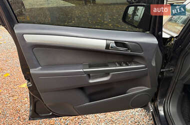 Минивэн Opel Zafira 2013 в 