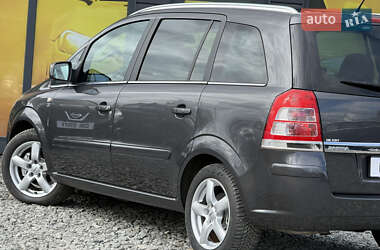 Минивэн Opel Zafira 2010 в 