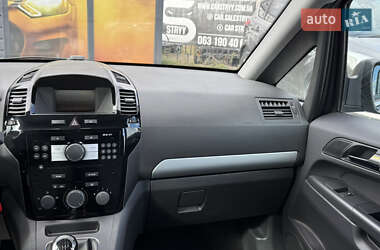 Минивэн Opel Zafira 2010 в 