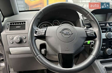Минивэн Opel Zafira 2010 в 