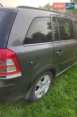 Минивэн Opel Zafira 2011 в 