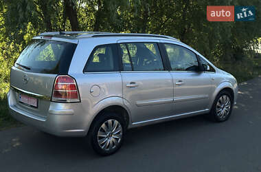 Минивэн Opel Zafira 2007 в 