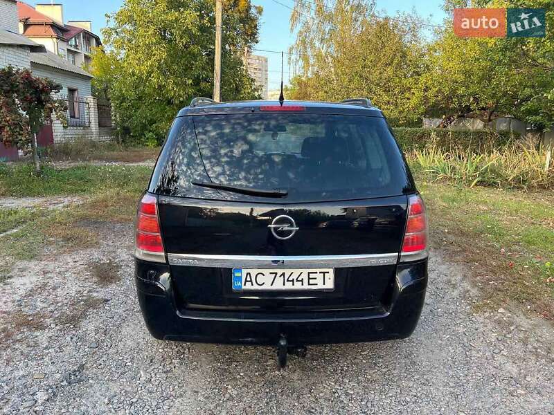 Минивэн Opel Zafira 2006 в Харькове
