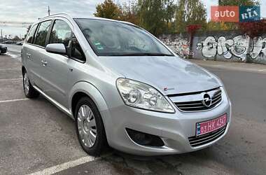 Минивэн Opel Zafira 2008 в Луцке