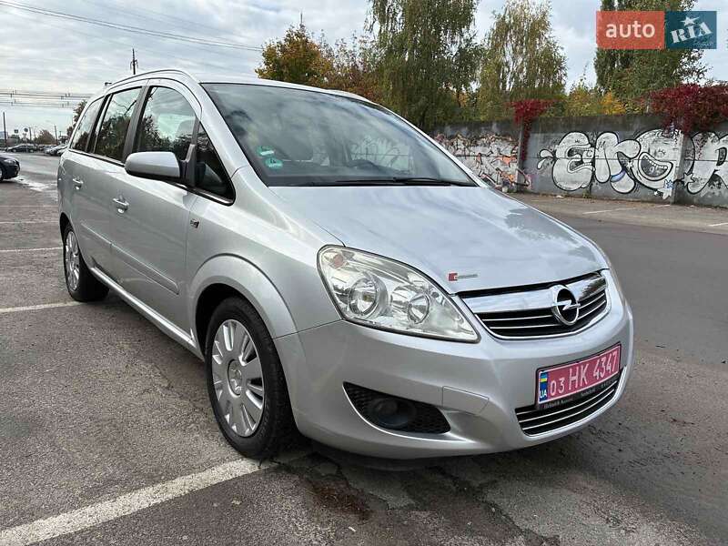 Минивэн Opel Zafira 2008 в Луцке