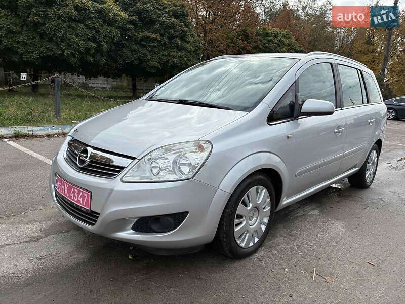 Минивэн Opel Zafira 2008 в Луцке