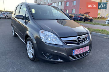 Минивэн Opel Zafira 2009 в 