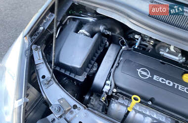 Минивэн Opel Zafira 2009 в 