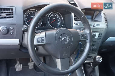 Минивэн Opel Zafira 2006 в 