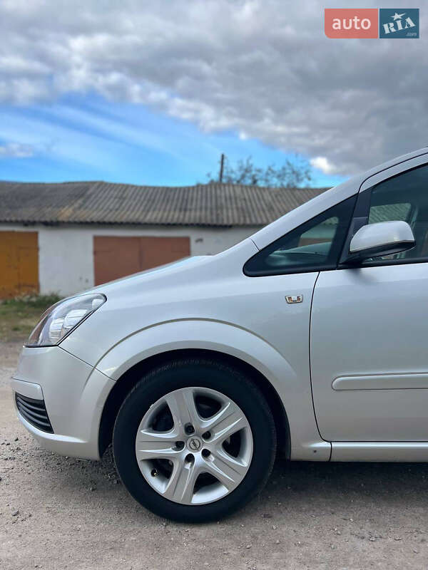 Минивэн Opel Zafira 2006 в Виннице