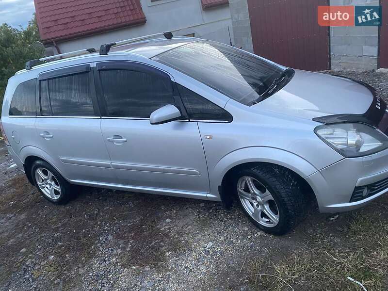 Минивэн Opel Zafira 2007 в Золочеве